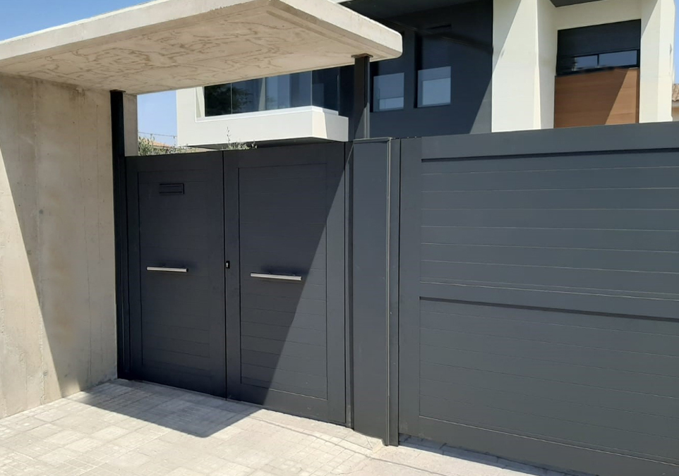Puertas automáticas de aluminio para complejos residenciales